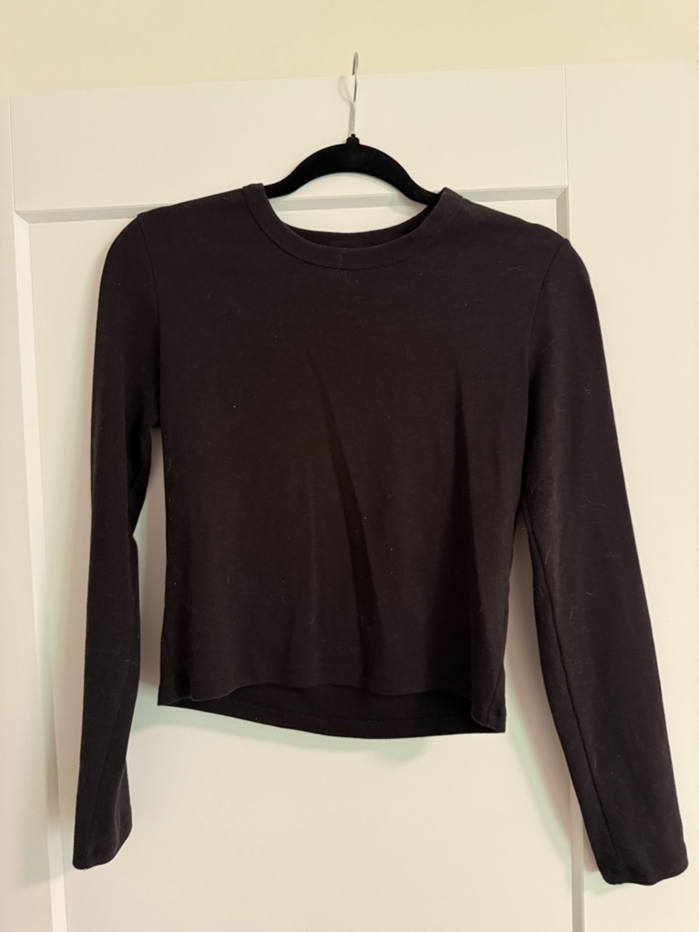 Aritzia Black Long-Sleeve Crewneck Top